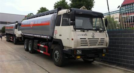 陕汽奥龙油罐车 高效可靠的燃油运输解决方案