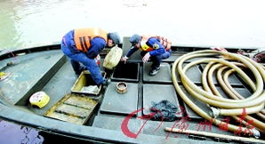 油罐车暗度陈仓 十余天走私3668吨棕榈油背后的黑色产业链