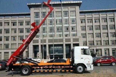 华菱星马吊臂式背罐车 高效、安全、可靠的散装物料运输解决方案