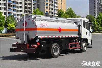 槽罐车与油罐车 从用途到结构的关键差异解析